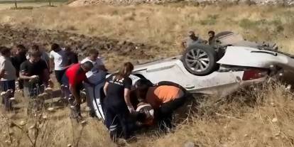 Nusaybin'de Otomobil Şarampole Devrildi: Sürücü Yaralı