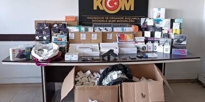 2 milyon liralık kaçakçılık ticareti Polis engeline takıldı: 12 gözaltı
