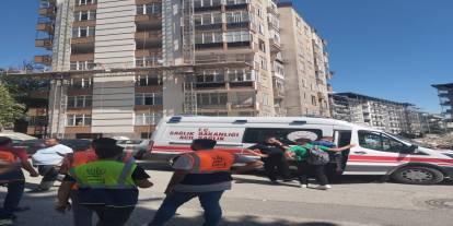 Kahramanmaraş'ta inşaattan atılan molozlar çocukların üzerine düştü: 3 yaralı