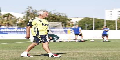 Fenerbahçe'de Tek Antrenman: Mourinho'dan Yeni Sezon Hazırlığı