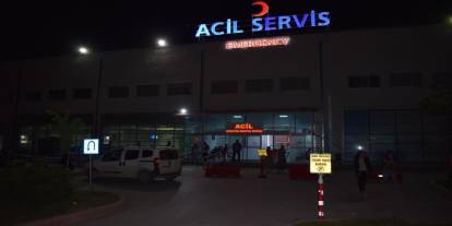 Malatya'da bir kişi ayırmaya çalıştığı kavgada bıçakla ağır yaralandı
