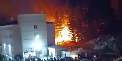 Siirt'te düğünde atılan havai fişek yangına neden oldu