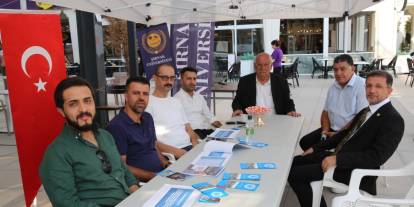 Şırnak Üniversitesi Rektörü, öğrenciler için kurulan tanıtım stantını ziyaret etti