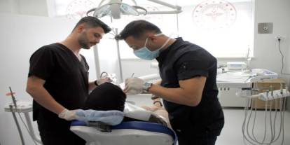 Midyat Ağız ve Diş Sağlığı Merkezi'nde 20 yaş dişleri cerrahi operasyonla alınıyor
