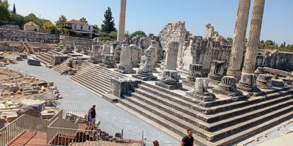 Dünyanın ilk kehanet merkezi Apollon Tapınağı, ziyarete açıldı