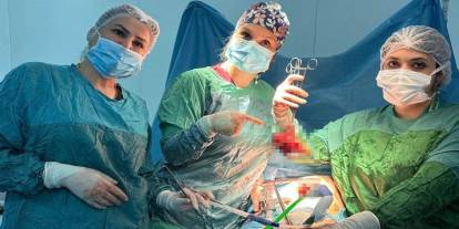 60 Yaşındaki Kadının Kalbinin Üzerinden 2 Kiloluk Kitle Çıkarıldı