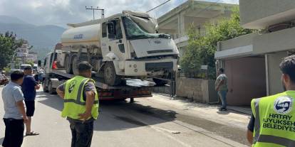 Sürücü Kendini Araçtan Atarak Kurtuldu