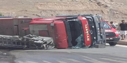 Görev Başındaki İtfaiyeciler Kaza Yaptı: 4 Kişi Yaralandı
