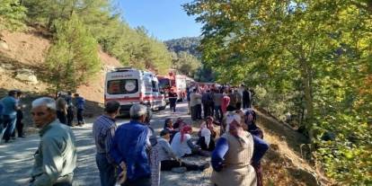 Akhisar'da traktör kazası: Dede hayatını kaybetti, torunu ağır yaralandı
