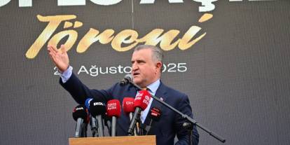 Bakan Bak: "Türkiye bir spor devrimi yaşamaktadır"