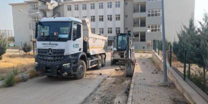AKMERCAN'ın Şırnak'ta 1 yıl açıkta bıraktığı çukurları belediye onarıyor