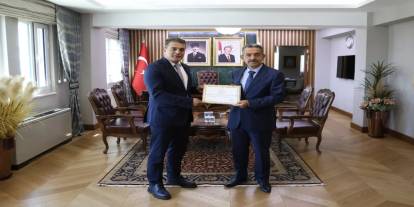 Şırnak’ta 9 Yıl Görev Yapan Başarılı Müdür Van’a Atandı