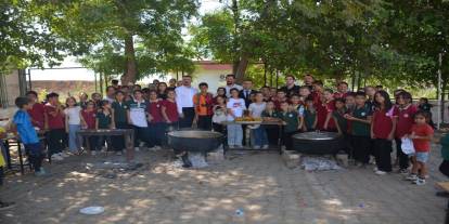 Silopi’de Öğrencilerden Renkli Mısır Şenliği