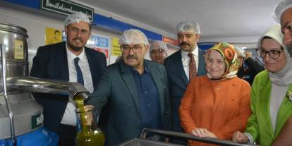 Yılın ilk zeytinyağı üretimi yapıldı