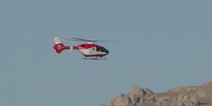 Asfiksi hastası yenidoğan bebek ambulans helikopterle Van'a getirildi