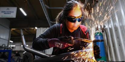 Ticaret Bakanı Bolat: "Kadın çalışanların ihracata katkısı 60,1 milyar dolara ulaştı"