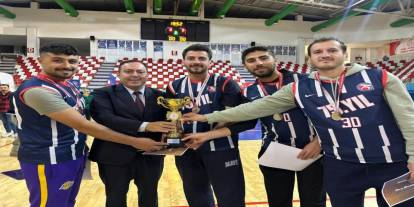 Ağrı'da Kamu Spor Oyunları Finalleri ve "İpucu" tiyatro oyunu ilgi gördü