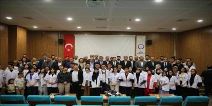 Şırnak Üniversitesi'nde Çifte Heyecan: Mezuniyet ve Önlük Giyme Töreni