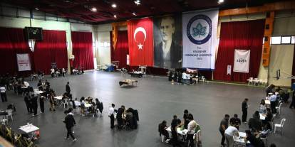 Türkiye'nin en çirkin robotları sahneye çıktı