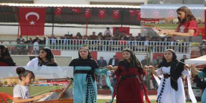 Silopi'de 29 Ekim Coşkusu: Piyanonun İlk Kez Çim Sahaya Taşındığı Muhteşem Kutlama