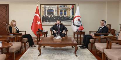 Cindy Kaymakam Görev Başında!