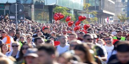 Ölümün Yıldönümü: On Binler Meydanlara İndi, Hükümete İstifa Çağrısı