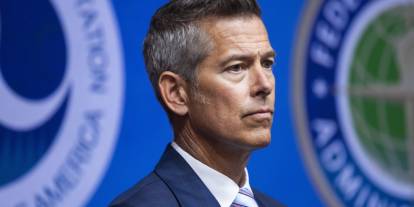 ABD’de hükümetin kapalı kalmasıyla 40 havalimanında uçuşlar azaltılıyor