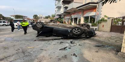 İnanılmaz Kurtuluş! 3 Metreden Alt Sokağa Uçtu, Burnu Bile Kanamadı!