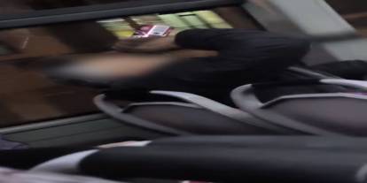 Yolcular Tedirgin Oldu: Otobüste Alkol Alan Şahsa Vatandaşlardan Tepki!