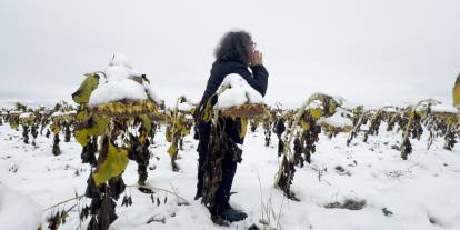 Prof. Dr. Mehmet Kavukcu'dan Karlı Tarlada "Ego" Performansı!