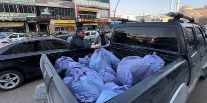 Hakkari'de 30 yıllık Esnaftan alkışlanacak hareket: 500 Öğrenciye Kırtasiye malzemesi verdi