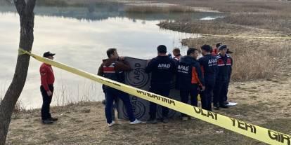 Kıyafetleriyle Gölete Giren Parti başkanının Cansız Bedeni Bulundu