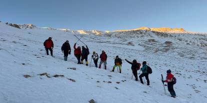 Vanlı dağcılardan 'Öğretmenler Günü'ne özel tırmanış