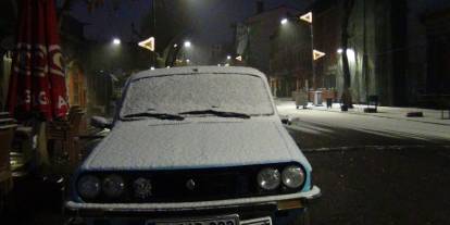 Kars'a mevsimin ilk karı düştü