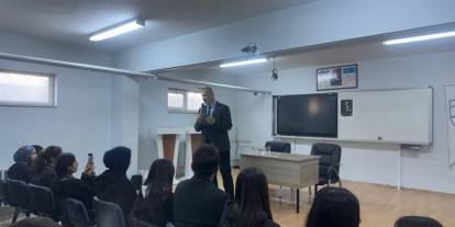 Cizre’de “Başarıda Arkadaş Seçimi” Konferansı Düzenlendi