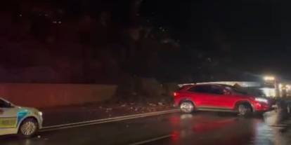 Dev Kayalar Yolu Kapattı: Hakkari-Van Karayolu Ekiplerin Çabasıyla Açıldı