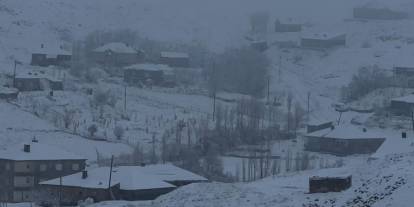 Hakkari’de 43 yerleşim yerinin yolu ulaşıma kapandı