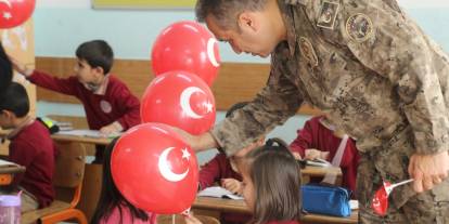 Müdür Sazak’tan öğrencilere sürpriz ziyaret