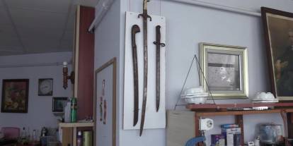 Bu evden tarih fışkırıyor: II. Mahmut'un masası ve Çanakkale kılıcı bile var