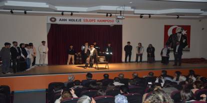 Silopi’de “Boş Sandalye” tiyatro oyunu gençlerle buluştu