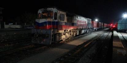 Malatya'da Hemzemin geçitte korkunç kaza: Tren otomobili biçti 5 kişi yaralandı