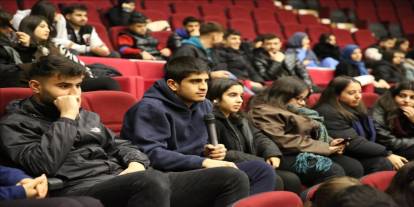 Şırnak Üniversitesi'nde Müzikli Buluşma: Rektör ve Öğrenciler Bir Arada