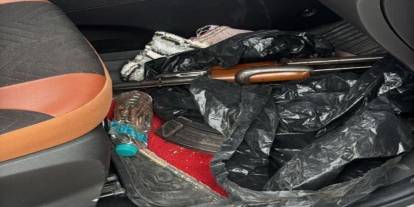 Adana'da uzun namlulu silahla yakalanan 2 şüpheli tutuklandı