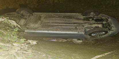 Direksiyon Hakimiyetini Kaybeden Sürücü Kanalda Durabildi