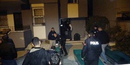 46 yaşındaki adam, 11 ve 13 yaşındaki çocuklarını öldürüp intihar etti