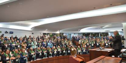 Cezayir’de Fransız sömürgeciliğini suç ilan eden yasa tasarısı oybirliği ile kabul edildi