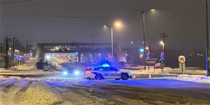 Tır Geçişine İzin Verilmiyor: Kar Küreme Mesaisi