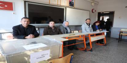 Adana'da bir mahallede seçim heyecanı