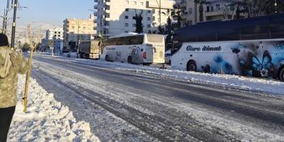 Cizre’de Kar Esareti: Yollar Buz Pistine Döndü!