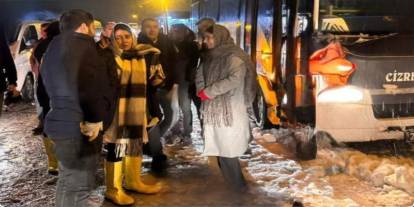 Cizre Belediyesi’nden Kar Seferberliği: Hem Yollar Açıldı Hem İçler Isındı!